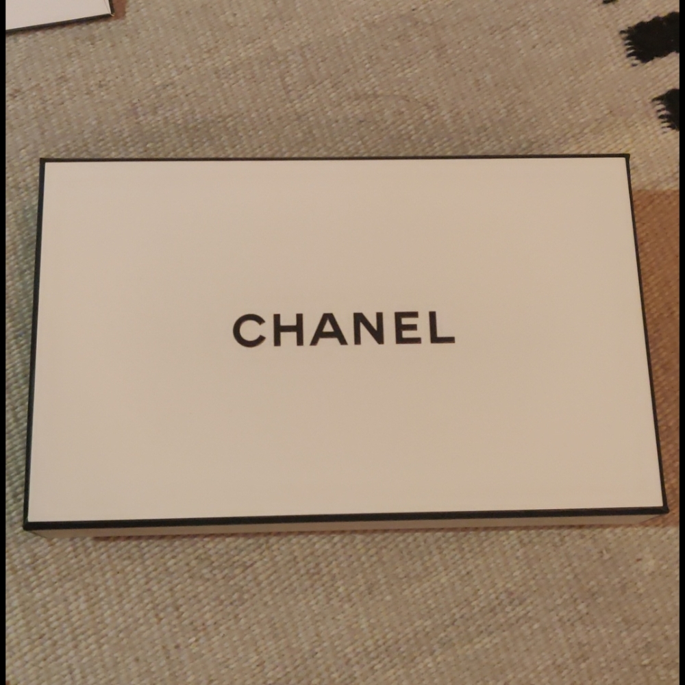 CHANEL Gift Box